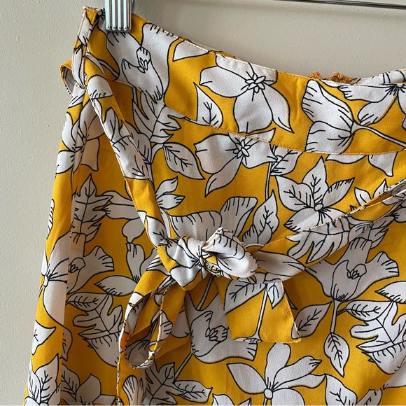 🔥BOGO FREE: Yellow wrap skirt with tie - Picture 3 of 4
